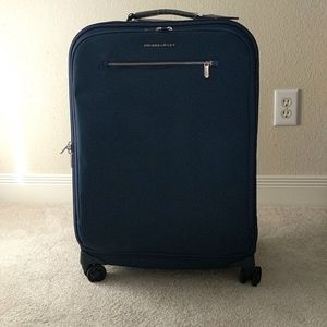 New Briggs & Riley Rhapsody soft side spinner luggage Navy Blue